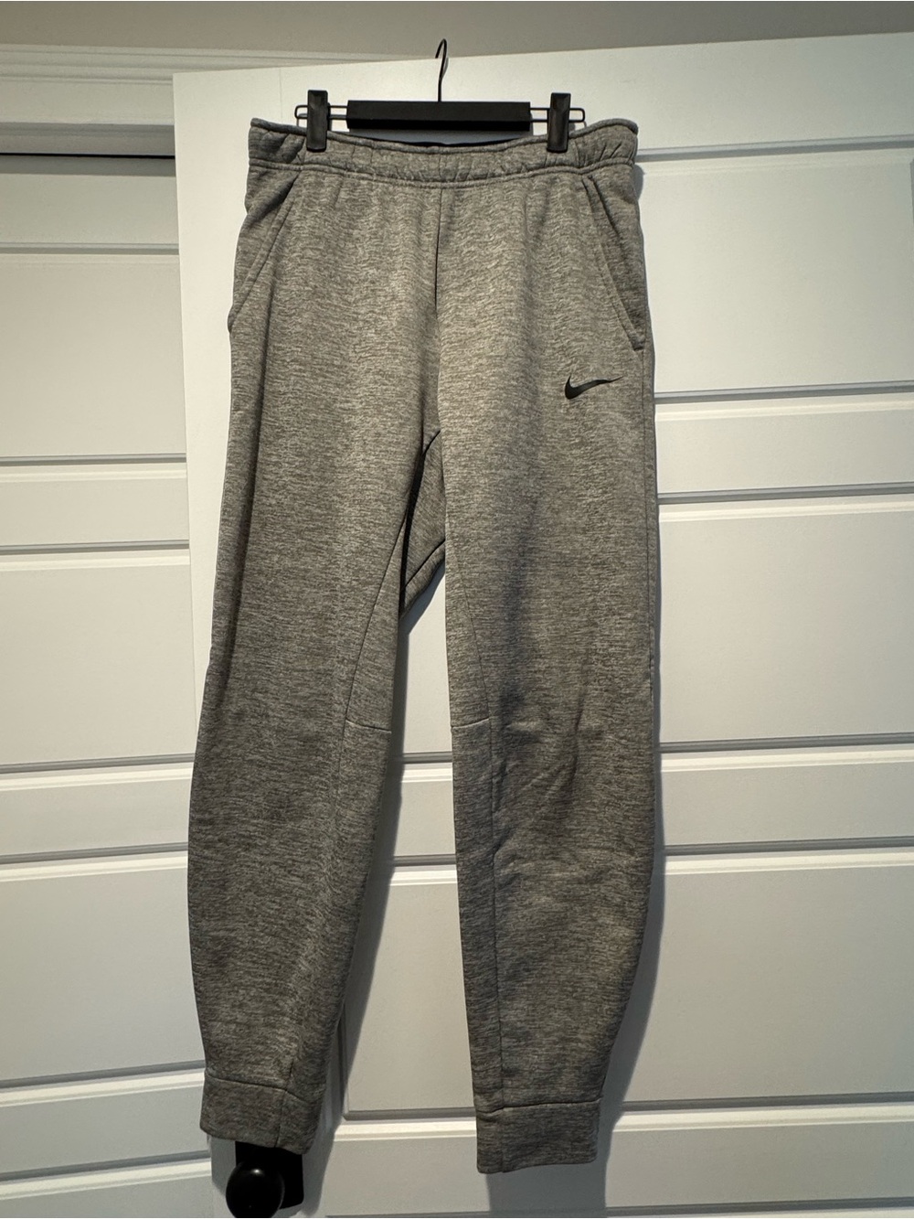 Nike Grey Heather Men’s Jogger Sweatpants-size medium